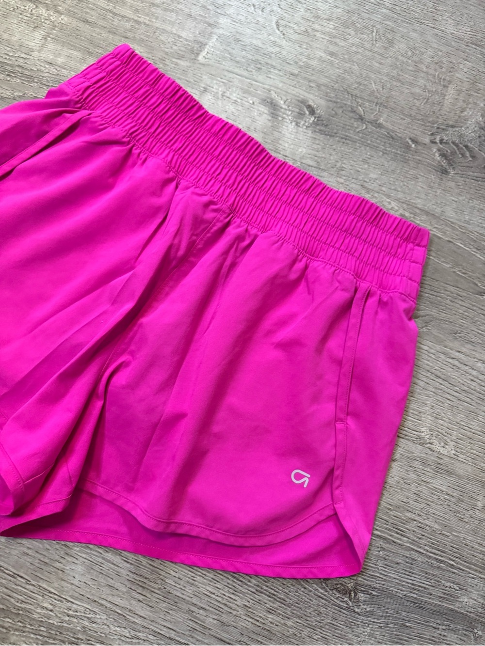 •GAP FIT• RUNNING SHORTS - Picture 2 of 6